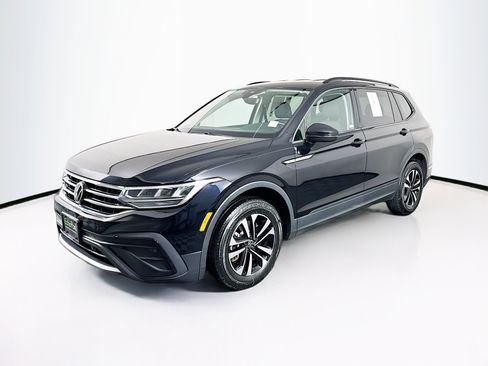 Used 2024 Volkswagen Tiguan S image 3