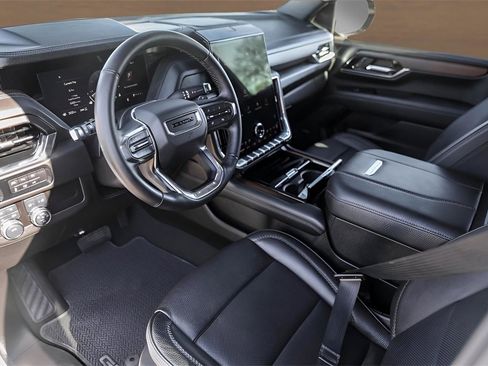 Used 2025 GMC Yukon XL Denali image 10