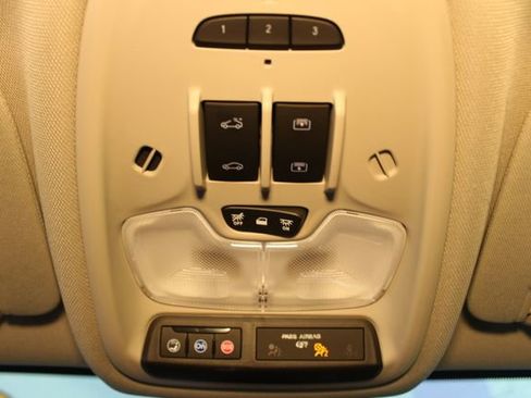 Used 2025 Buick Encore GX Avenir w/ Avenir Technology Package image 29