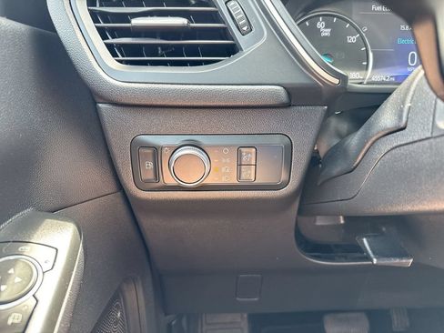 Used 2022 Ford Escape SE FWD image 18