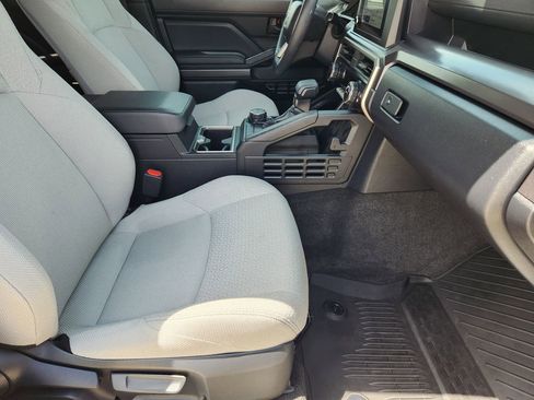 Used 2025 Toyota 4Runner SR5 AWD/4WD image 15