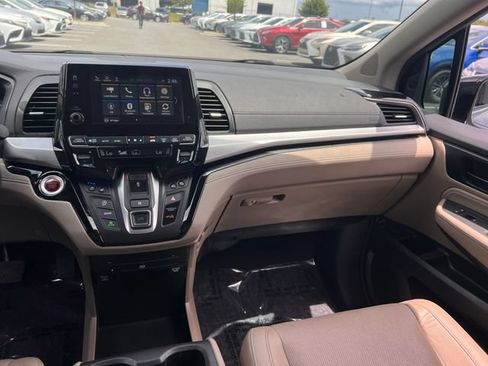 Used 2018 Honda Odyssey Elite image 14