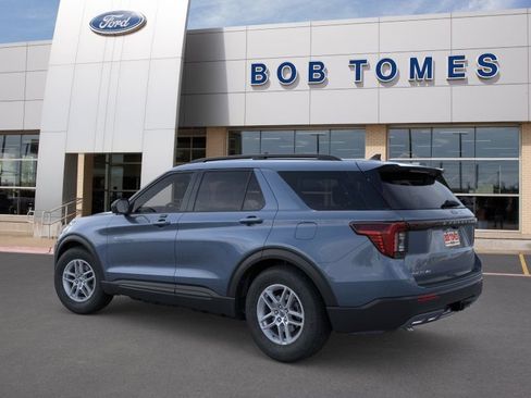 Used 2026 Ford Explorer Active w/ Active Comfort Package RWD image 4