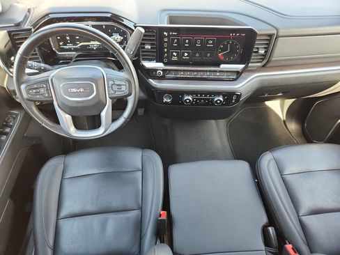 Used 2024 GMC Sierra 1500 SLT image 10