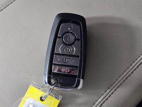 Used 2024 Lincoln Corsair FWD image 24