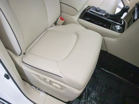 Used 2024 INFINITI QX80 Luxe w/ Cargo Package image 17