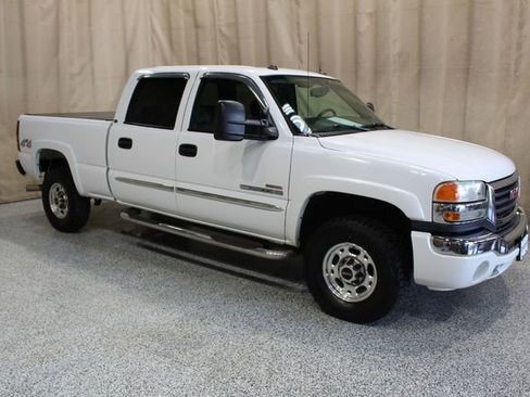 Used 2005 GMC Sierra 2500 SLT w/ Heavy-Duty Power Package image 2