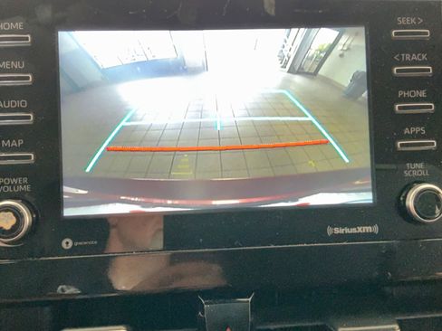 Used 2021 Toyota Camry LE FWD image 12