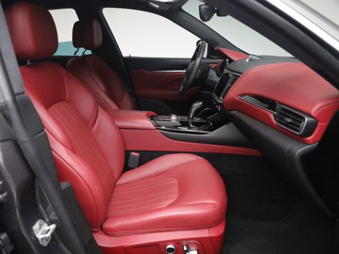 Certified 2022 Maserati Levante GT AWD/4WD image 13
