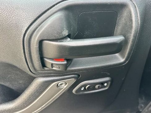 Used 2016 Jeep Wrangler Sport image 12