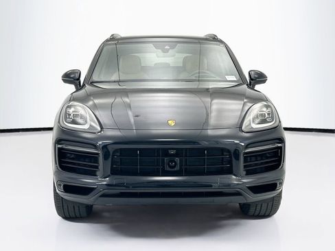 Used 2022 Porsche Cayenne image 2