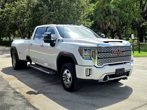 Used 2020 GMC Sierra 3500 Denali w/ Denali Ultimate Package AWD/4WD image 3