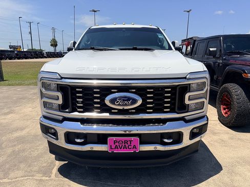 Used 2023 Ford F350 Lariat w/ Lariat Ultimate Package AWD/4WD image 2