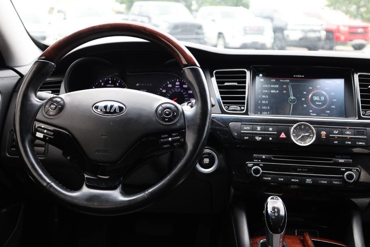 Used 2016 Kia K900 Luxury RWD image 21