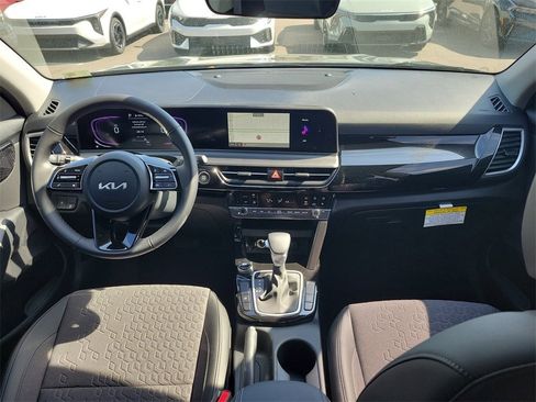 New 2026 Kia Seltos S image 17