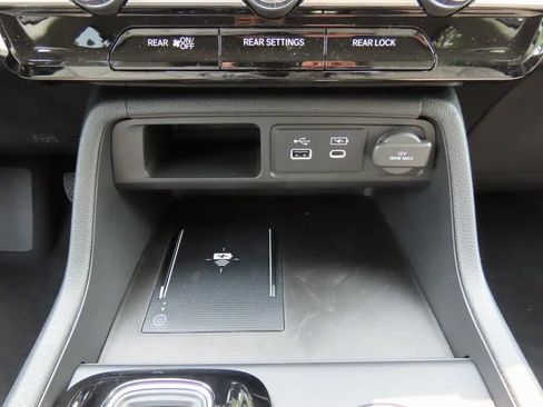 New 2025 Honda Pilot Touring image 23