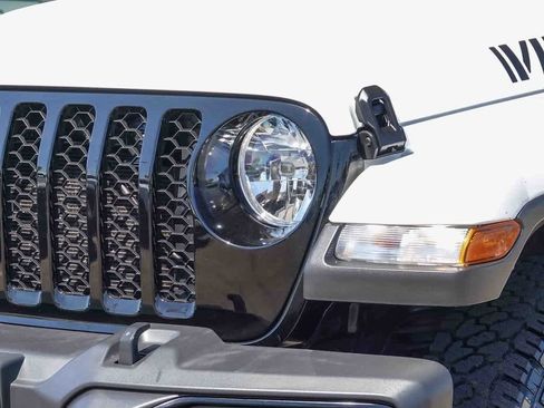 Certified 2022 Jeep Gladiator Sport image 8