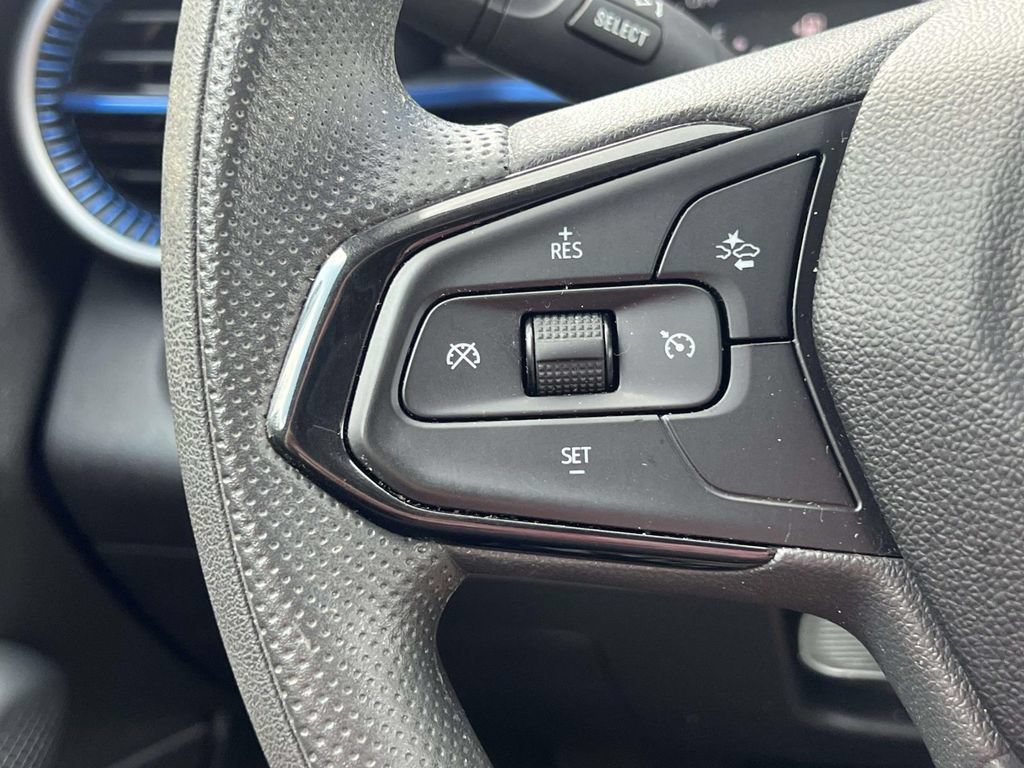 Used 2025 Chevrolet Trax LS w/ LS Convenience Package FWD image 21