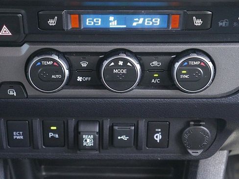 Used 2023 Toyota Tacoma TRD Sport image 22