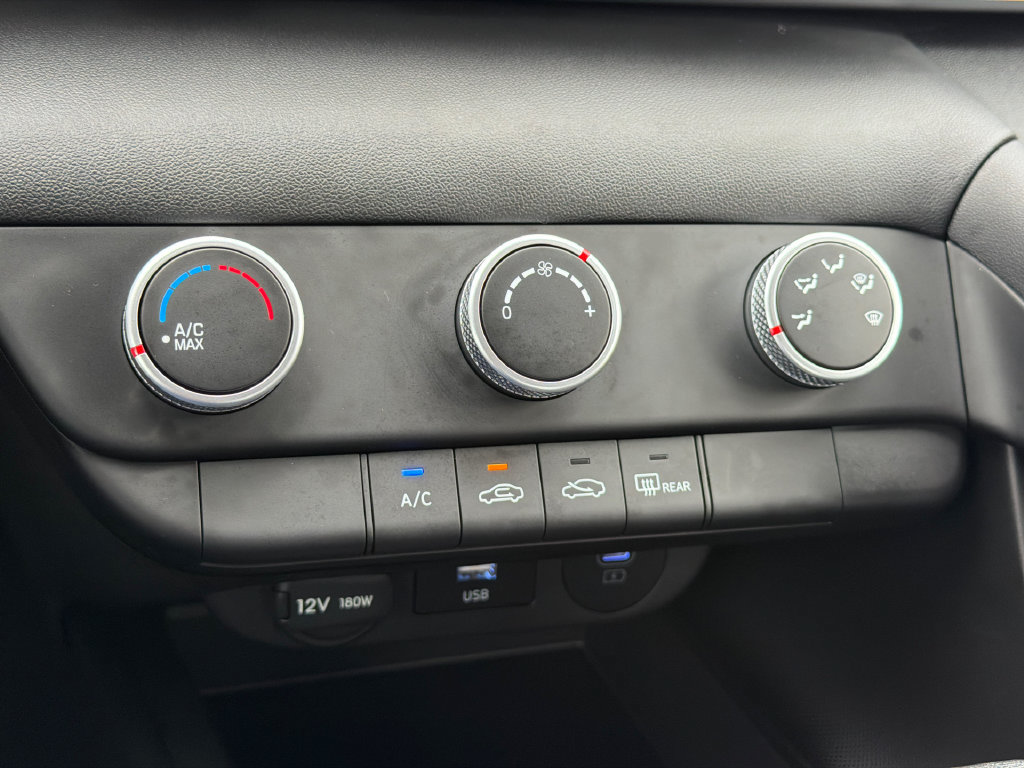 Used 2026 Hyundai Elantra SE FWD image 23