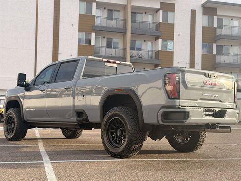 Used 2024 GMC Sierra 2500 AT4 w/ AT4 Premium Plus Package AWD/4WD image 5