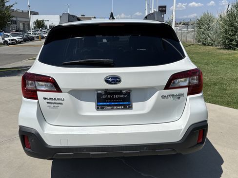 Used 2019 Subaru Outback 2.5i Limited AWD/4WD image 4