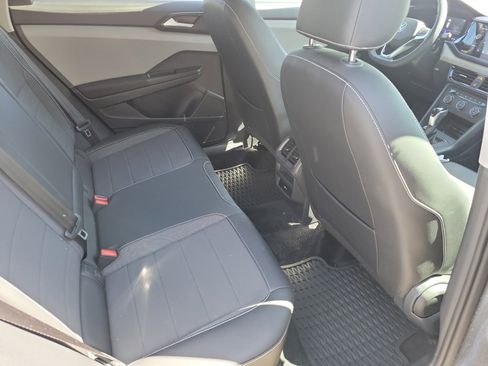 Certified 2022 Volkswagen Taos SE image 33