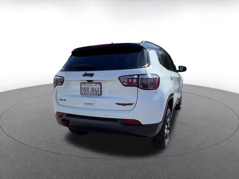 Used 2025 Jeep Compass Trailhawk AWD/4WD image 15