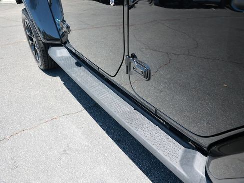Used 2025 Jeep Wrangler Unlimited Sahara AWD/4WD image 14