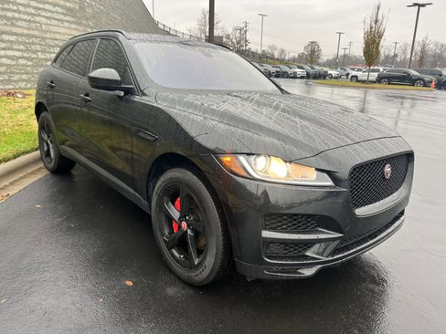 Used 2019 Jaguar F-PACE Premium image 9