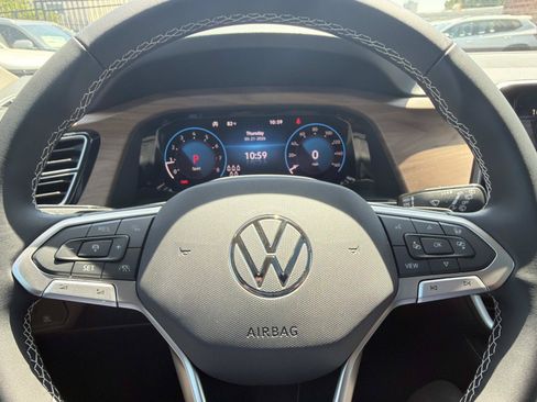 New 2026 Volkswagen Atlas SE FWD image 18