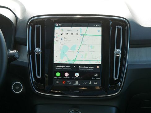 New 2026 Volvo XC40 B5 Ultra w/ Climate Package image 8