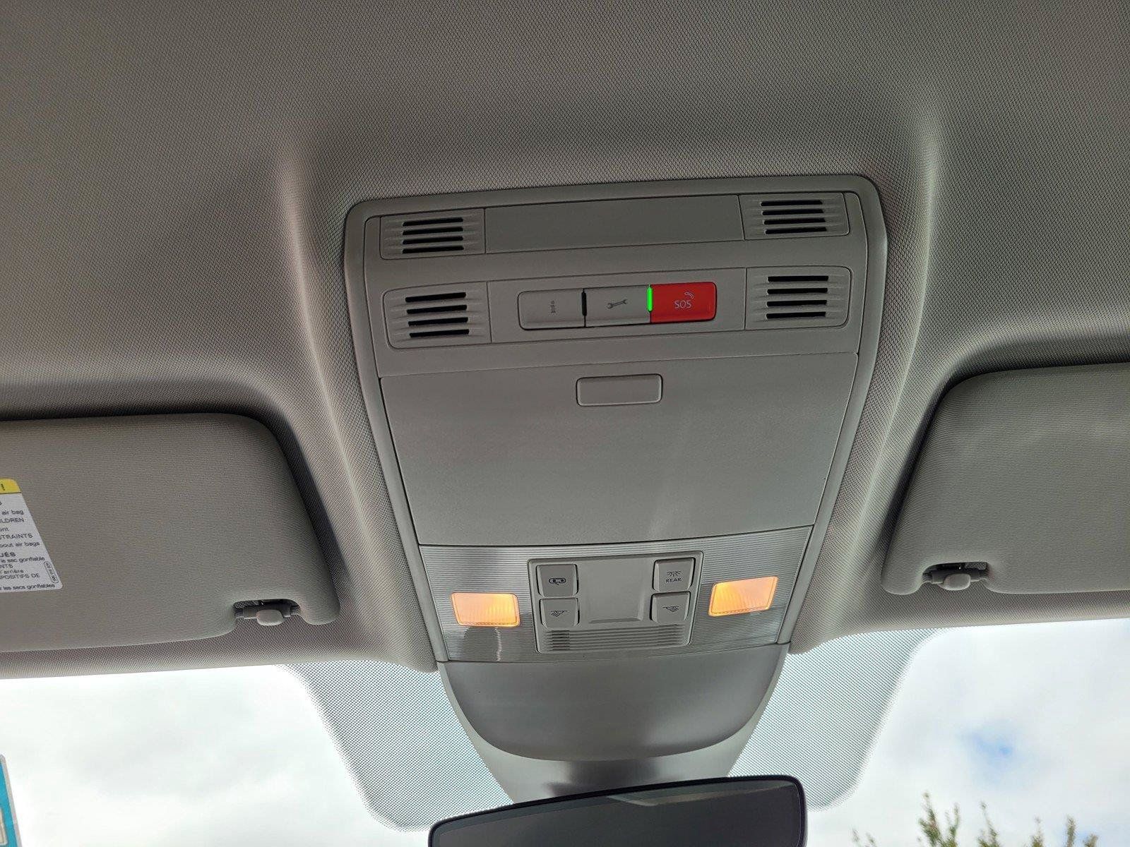 Certified 2025 Volkswagen Taos SE FWD image 29