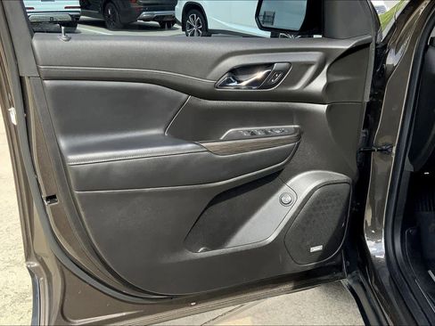 Used 2019 GMC Acadia SLT w/ Black Edition image 21