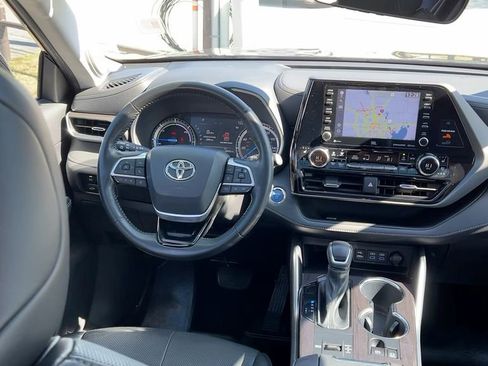 Used 2022 Toyota Highlander Limited image 19