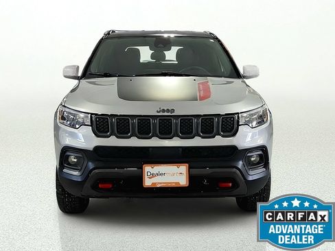 Used 2023 Jeep Compass Trailhawk AWD/4WD image 11