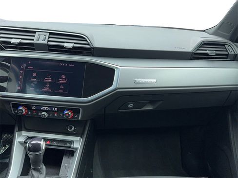 Used 2022 Audi Q3 2.0T Premium image 19