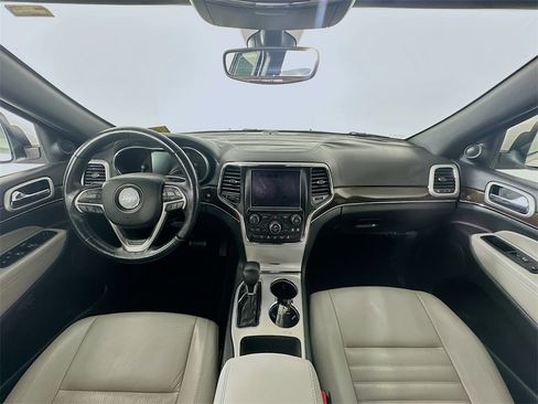 Used 2018 Jeep Grand Cherokee Limited image 10