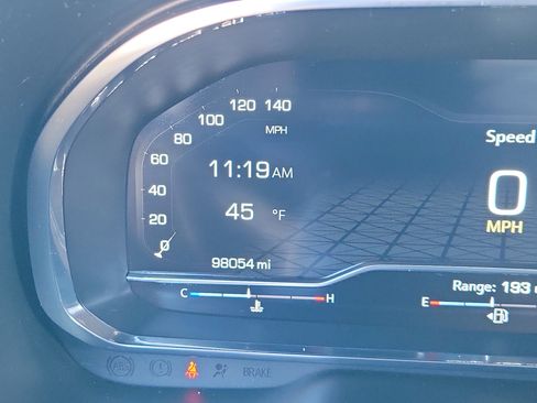 Used 2022 GMC Yukon XL SLT w/ SLT Premium Package image 24