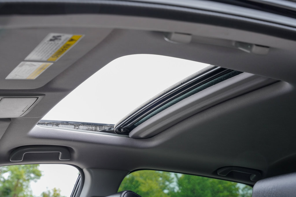 Used 2017 Honda CR-V Touring image 18