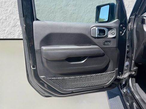 Used 2023 Jeep Wrangler Unlimited Sahara AWD/4WD image 21