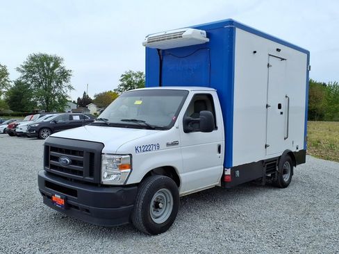Used 2023 Ford E-350 and Econoline 350 Super Duty w/ Power Windows & Locks Group RWD image 11