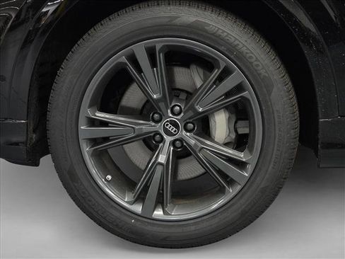 New 2026 Audi Q8 Premium image 9