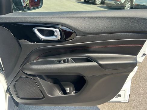 Used 2025 Jeep Compass Trailhawk AWD/4WD image 25