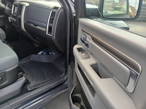 Used 2019 RAM 1500 Classic SLT AWD/4WD image 16