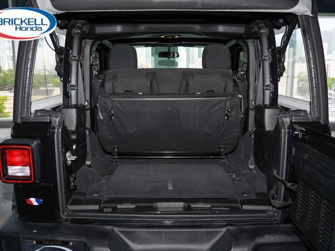 Used 2019 Jeep Wrangler Sport AWD/4WD image 10