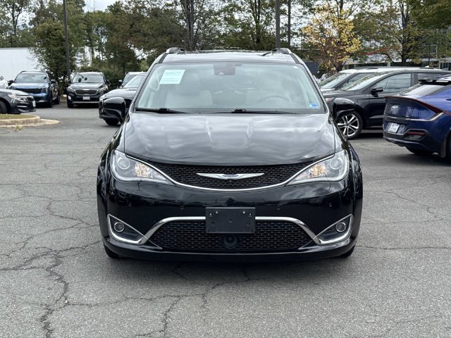 Used 2020 Chrysler Pacifica Touring-L FWD image 6