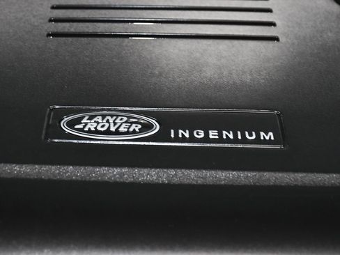 Used 2025 Land Rover Defender 110 S image 72