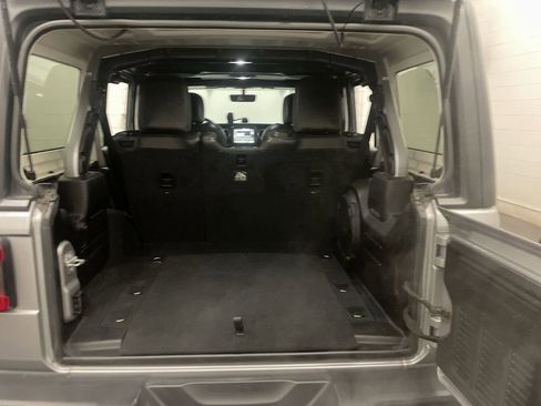 Used 2018 Jeep Wrangler Unlimited Sahara w/ Uconnect 4C Nav & Sound Group image 20