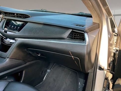 Used 2022 Cadillac XT5 Premium Luxury FWD image 16